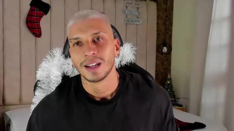 HEY IM SETH online show from December 11, 8:05 pm