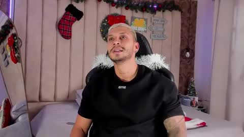 HEY IM SETH online show from December 21, 8:10 pm