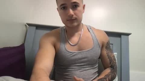 Snapshot of seveninchsteve_ chatting on March 4, 9:43 pm seveninchsteve_ online show from March 4, 9:43 pm