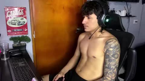 sex love sweat online show from January 31, 7:11 pm