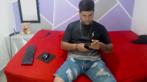 sexxy man online show from March 10, 11:44 pm