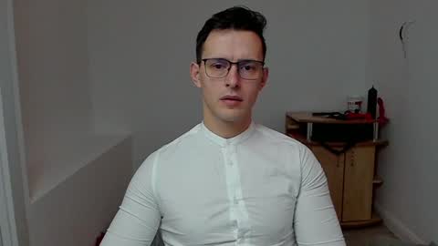 Snapshot of sexxymuscles4u chatting on January 8, 10:15 am Sexxymuscles4U online show from January 8, 10:15 am