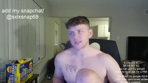 Snapshot of sexylax69 chatting on October 18, 12:59 am sexylax69 online show from October 18, 12:59 am
