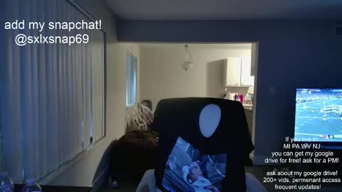 Snapshot of sexylax69 chatting on October 17, 12:36 am sexylax69 online show from October 17, 12:36 am