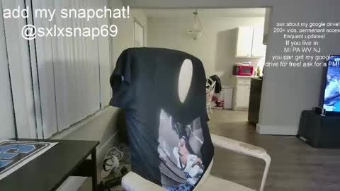 Snapshot of sexylax69 chatting on September 19, 12:35 am sexylax69 online show from September 19, 12:35 am