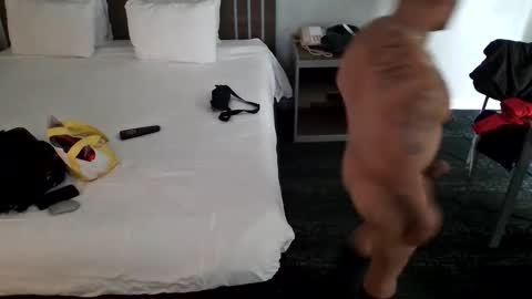 LickMeWhereIpEe online show from March 2, 9:19 pm