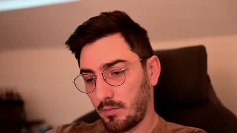 frenchy boy online show from December 10, 7:58 am