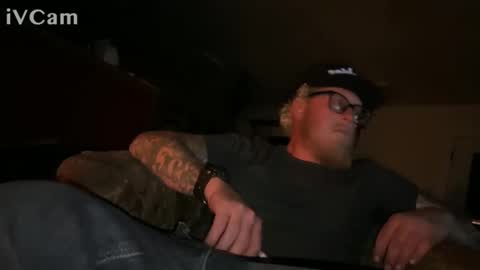 Hard white cock online show from April 12, 6:48 am