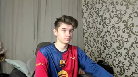 Max online show from October 12, 7:19 pm