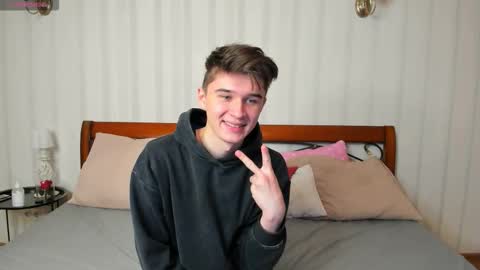 Max online show from September 27, 7:34 pm