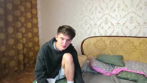 Max online show from September 30, 8:01 pm