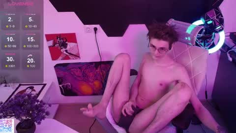 shiromy_ online show from June 7, 5:42 pm