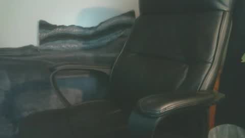 shyboyhugecum2020 online show from February 23, 4:03 am