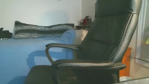 shyboyhugecum2020 online show from September 23, 2:22 am