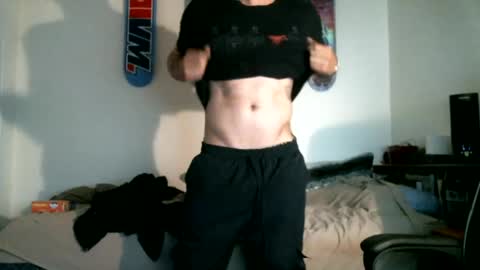 shyboyhugecum2020 online show from June 18, 3:52 am
