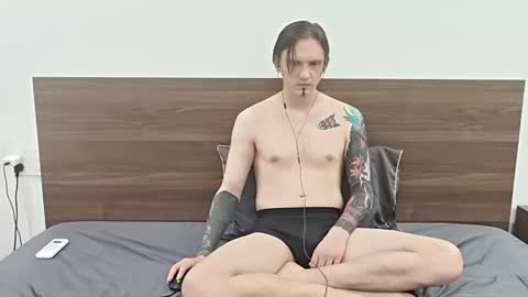 silent_stitch online show from June 14, 3:30 am