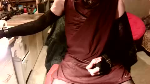 tom online show from March 4, 11:22 pm