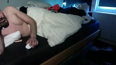 simplyminded online show from January 17, 10:40 am