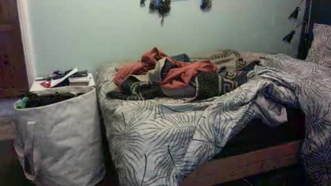 simplyminded online show from February 8, 1:48 pm