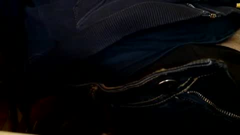 Snapshot of sinthesi chatting on December 16, 10:40 am Alex online show from December 16, 10:40 am