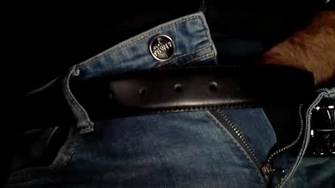 Snapshot of sinthesi chatting on December 31, 6:27 am Alex online show from December 31, 6:27 am