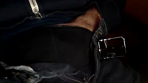 Snapshot of sinthesi chatting on December 22, 5:34 am Alex online show from December 22, 5:34 am