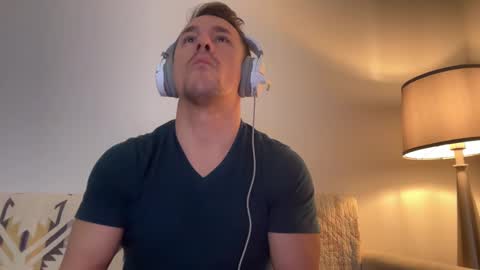 Snapshot of sirbubblesworth chatting on February 21, 12:27 am sirbubblesworth online show from February 21, 12:27 am