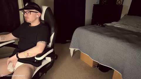 Sir Daddy McQween online show from February 4, 7:03 am