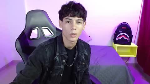 six_god_ online show from December 7, 7:21 pm