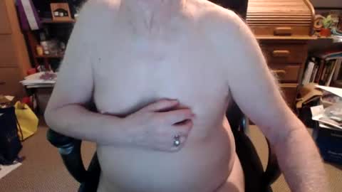 sjbottomboi online show from August 6, 2:12 pm