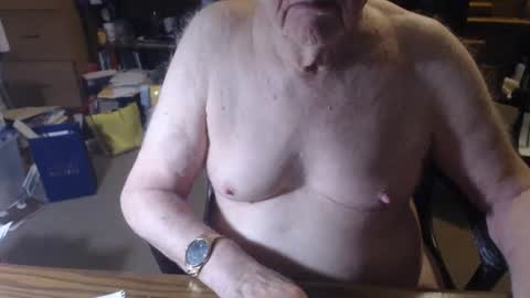 sjbottomboi online show from December 17, 6:56 am