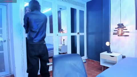 Mac online show from April 25, 1:52 pm