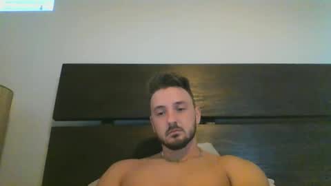 skinnyguylongdick1 online show from January 22, 12:27 am