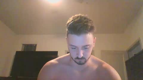 skinnyguylongdick1 online show from December 12, 1:21 am