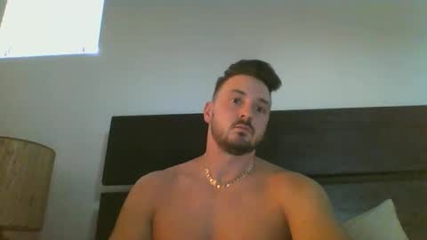 skinnyguylongdick1 online show from January 16, 12:23 am