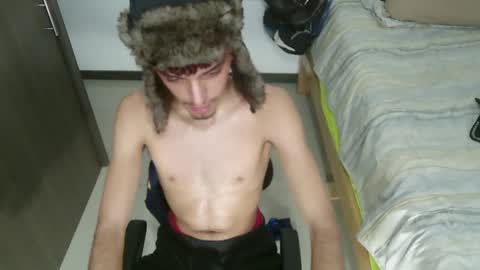 skinnypipe15 online show from December 5, 12:18 am