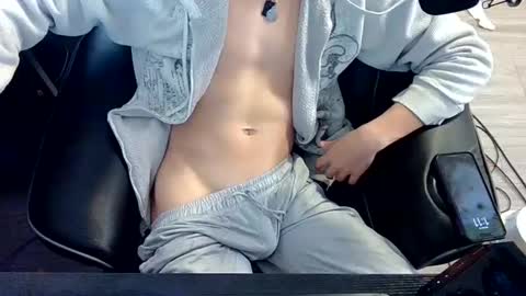 skrogdog online show from May 16, 5:11 pm