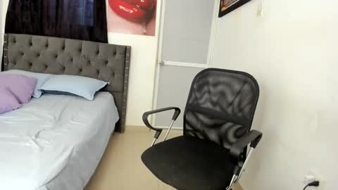 slim_master12 online show from April 30, 9:30 pm
