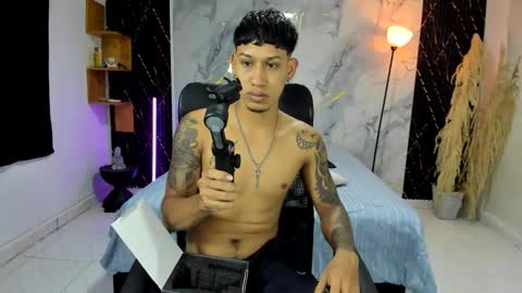 slim_master12 online show from May 6, 11:38 pm