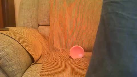 SluttySub online show from December 3, 7:30 am