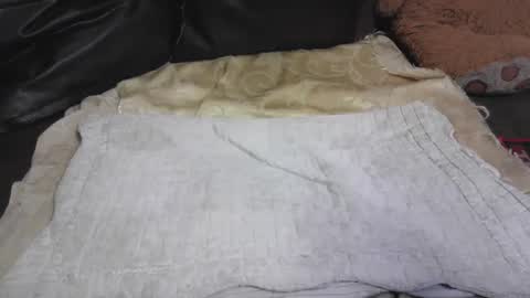 Snapshot of smoker2929 chatting on October 11, 2:43 pm smoker2929 online show from October 11, 2:43 pm