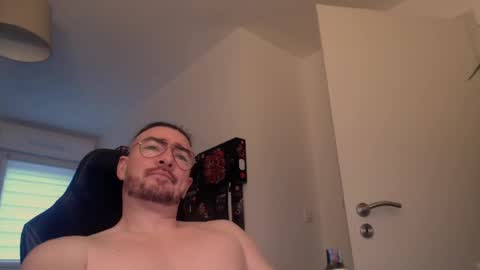 AllDayIDream online show from February 12, 7:02 am