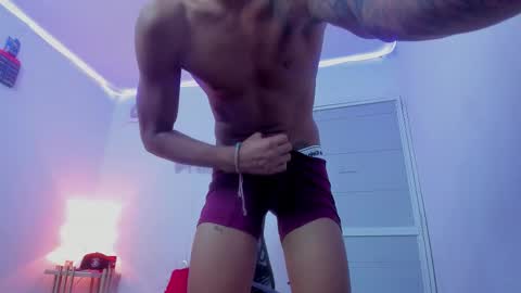 snak_master1 online show from February 16, 8:07 pm