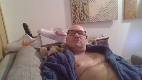 sneakerboy18 online show from January 16, 9:16 am