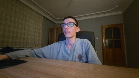 snow_white19353 online show from April 4, 2:30 am