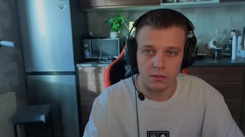 kluvr4 online show from February 15, 5:35 am