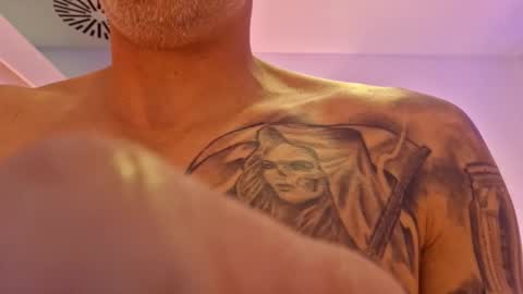 southboy2410 online show from November 8, 3:48 pm