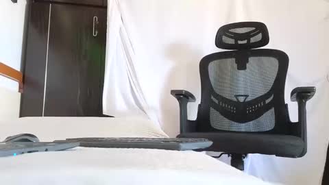 Marco. When Im offline you can view premium content in bio online show from October 3, 9:25 am