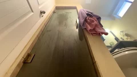 Keepscrolling online show from March 9, 7:08 pm