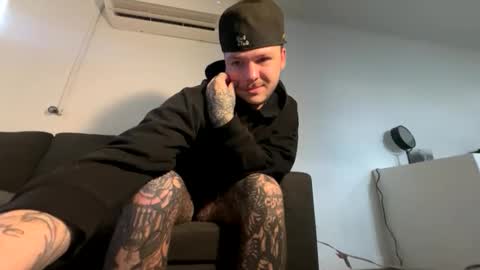 Keepscrolling online show from March 1, 8:08 pm